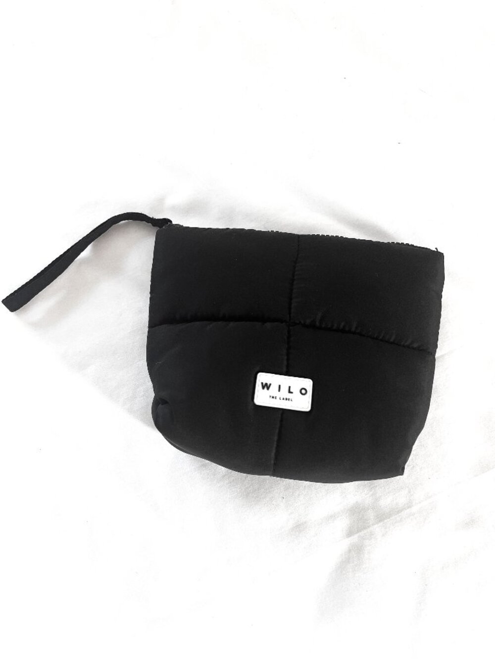 Wilo The Label Black Quilted Puffer Travel Cosmetic Bag Wristlet Clutch - Picture 2 of 9